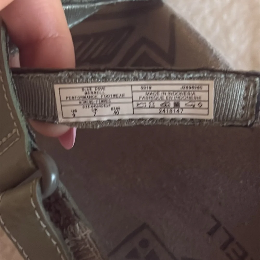 Green and Grey Merrell Sandals - Picture 6 of 6